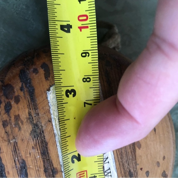 Vintage executive YoYo made of teak wood- 3 1/2” by 1 7/8”- made in Hong Kong - Picture 5 of 8